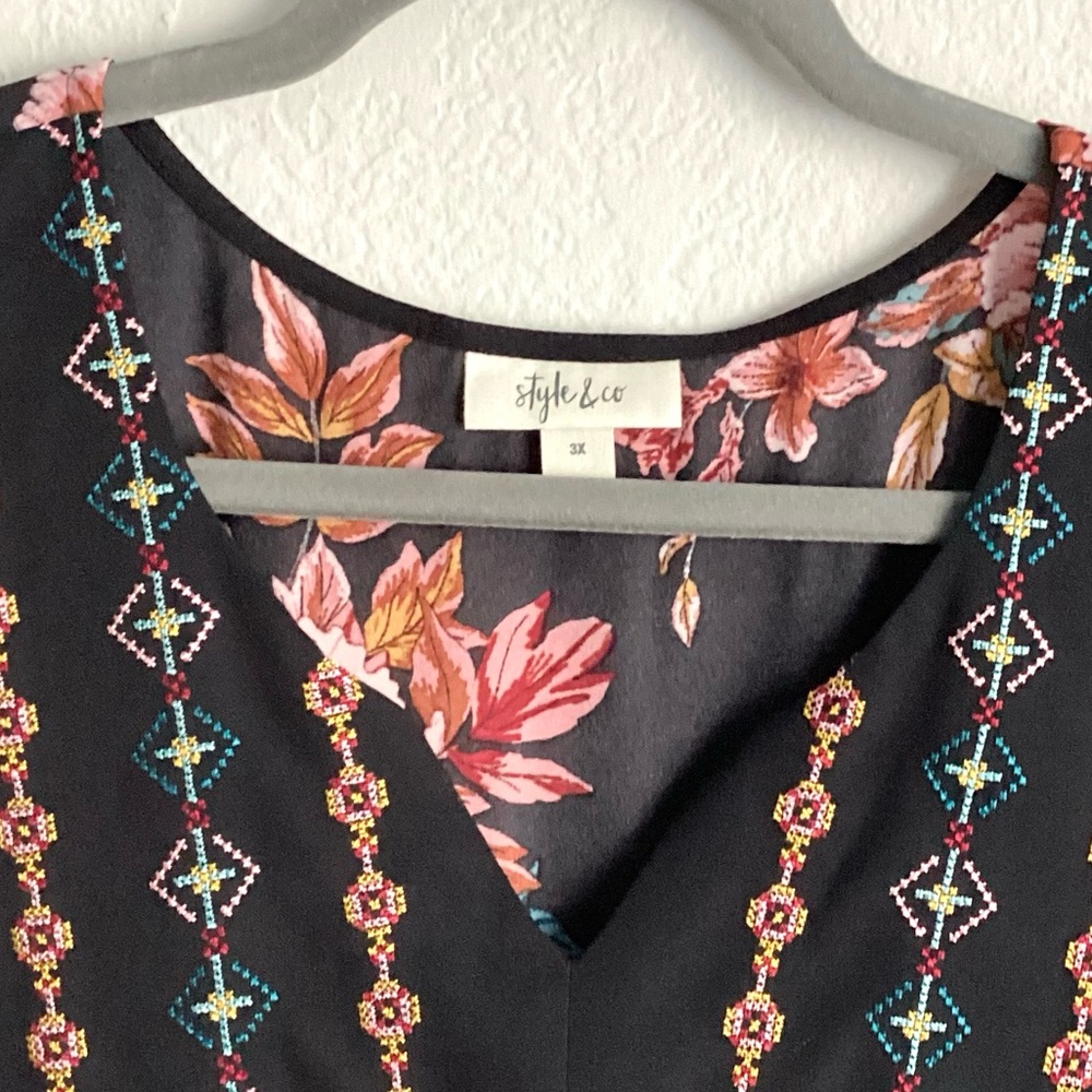 \Style & Co\ NWT Floral Embroidered Blouse - Picture 4 of 16